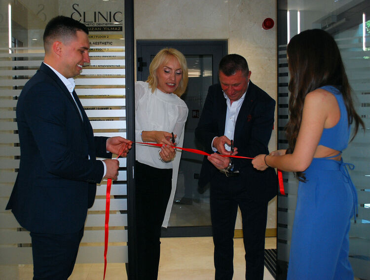 Модерната дентална клиника „Sclinic“ отвори врати в Хасково