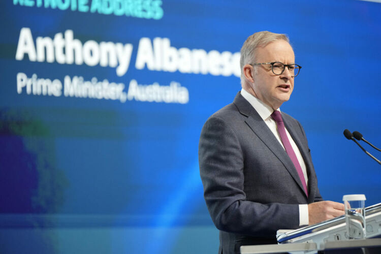 Австралия предоставя нова помощ на Украйна - бронирани и други бойни машини