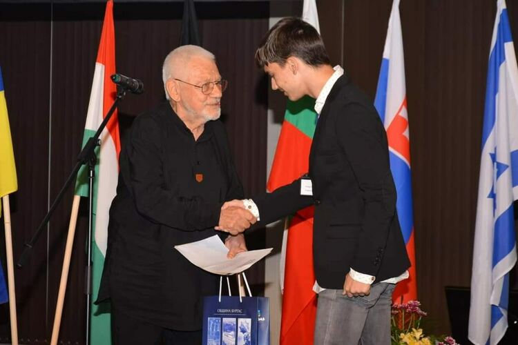 Десетият юбилеен Международен конкурс на ЦЕБС Алеф показа на дело, че приятелството е Смисъл и Спасение