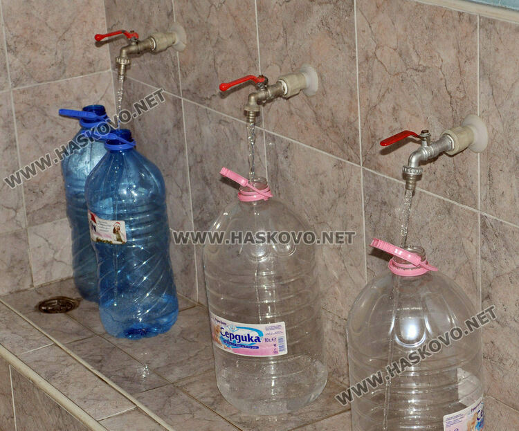 В Спахиево се жалват от безводие от дни. ВиК отстранява авария