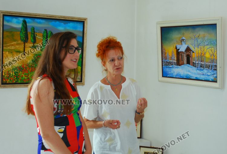 Таня Атанасова -Амфитрита споделя с публиката новите си усещания в изложба живопис