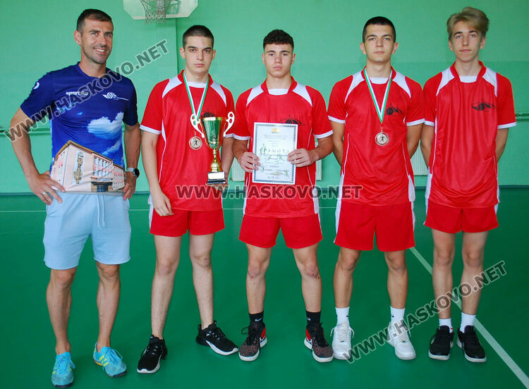 ПМГ – Хасково завърши Ученическите спортни игри със 7 държавни финала и 3 купи