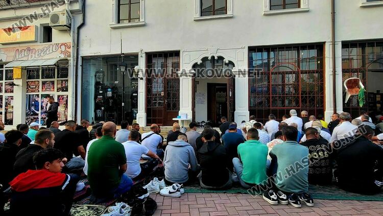 Мюсюлманите празнуват Курбан Байрам