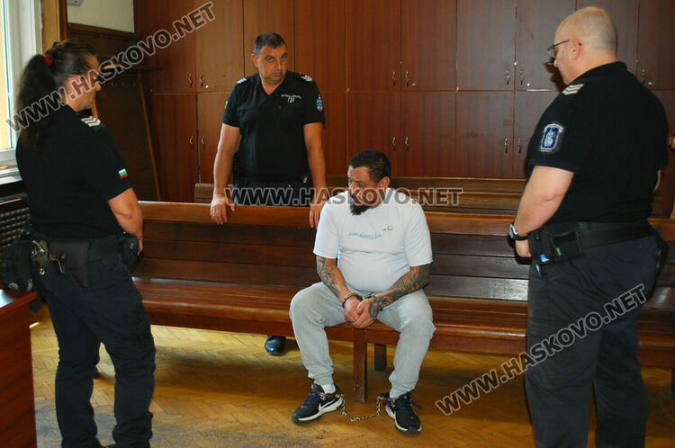 Оставиха в ареста пастрока за убийството на 4-годишно дете в Хасково