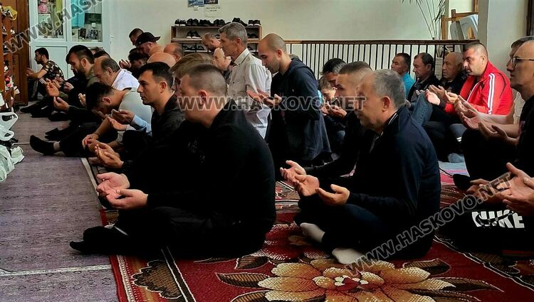 Мюсюлманите празнуват Курбан Байрам