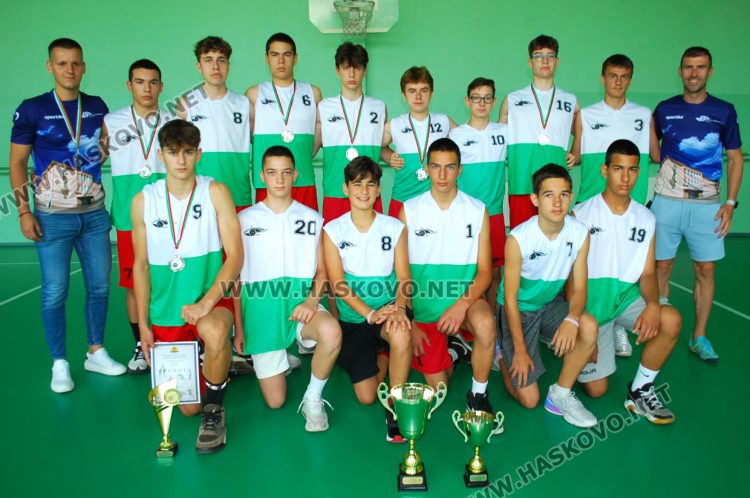ПМГ – Хасково завърши Ученическите спортни игри със 7 държавни финала и 3 купи