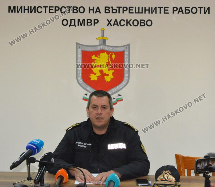 След полицейска гонка задържали трима за 9 кг хероин, изхвърлили пакетите край Хасково