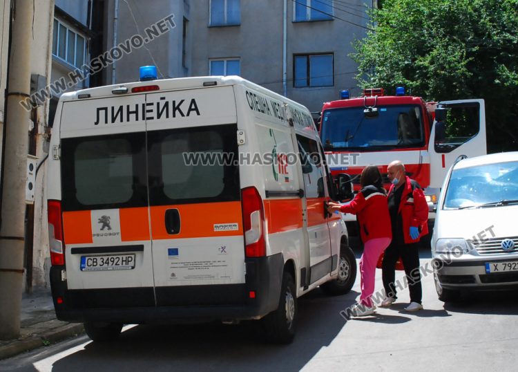 Пожар в апартамент вдигна на крак пожарникари и спешни медици