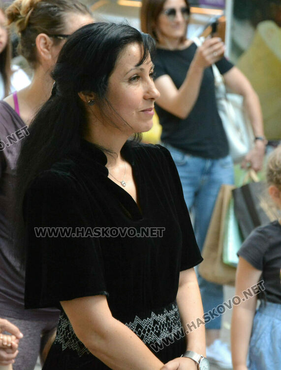 „Сцена на края на града“ премести театъра в улична среда сред хората в центъра на Хасково