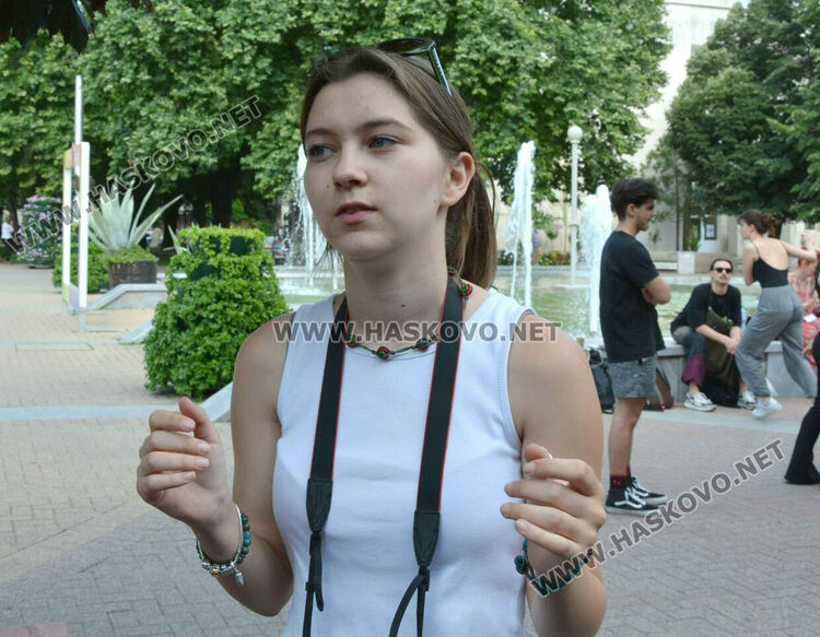 „Сцена на края на града“ премести театъра в улична среда сред хората в центъра на Хасково