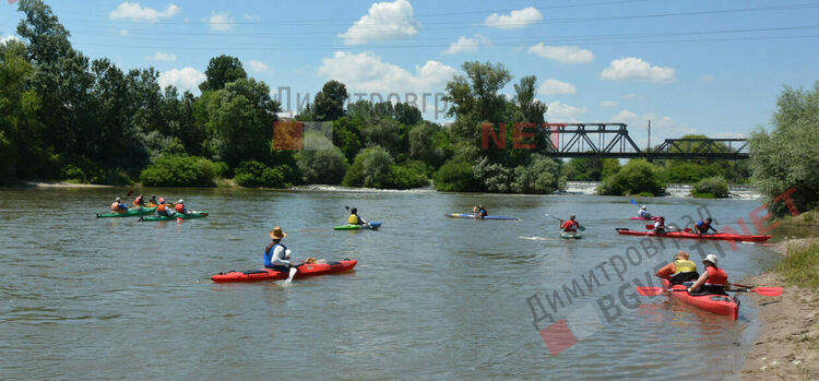 Каяци превзеха водите на река Марица при Димитровград