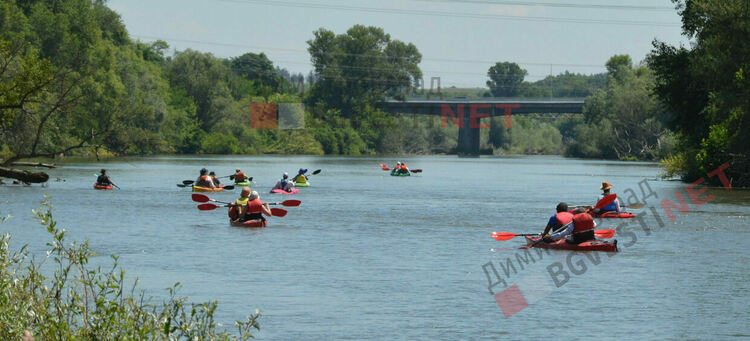 Каяци превзеха водите на река Марица при Димитровград