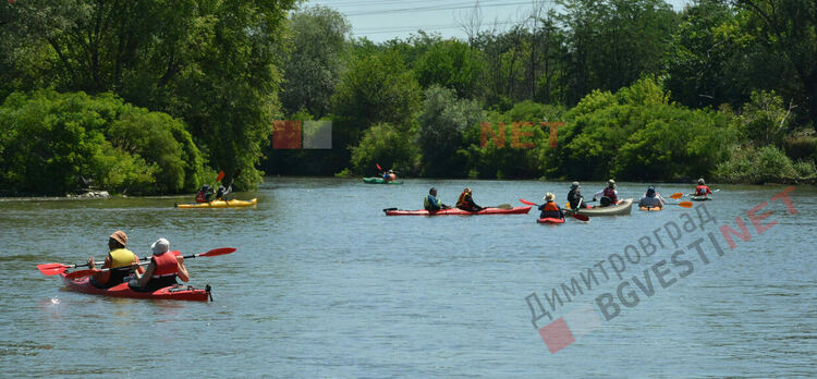 Каяци превзеха водите на река Марица при Димитровград