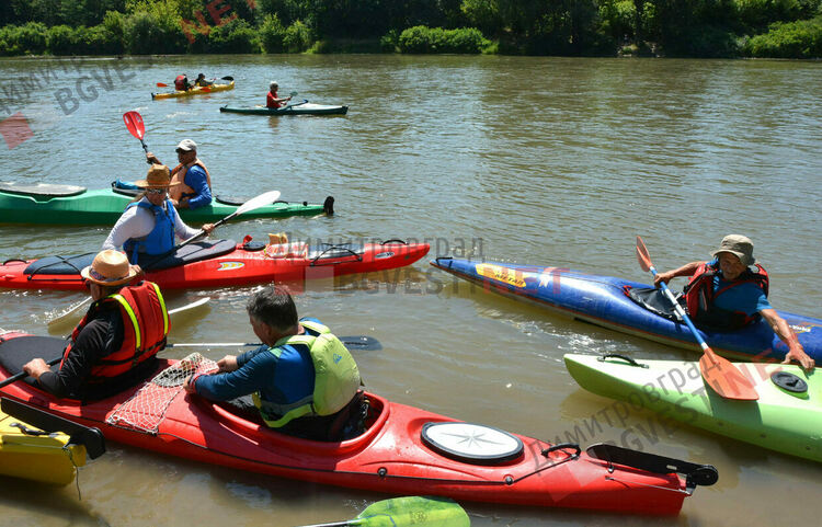 Каяци превзеха водите на река Марица при Димитровград