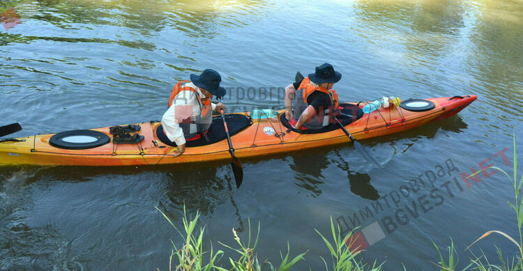 И кмета на Димитровград отплува по течението на Марица