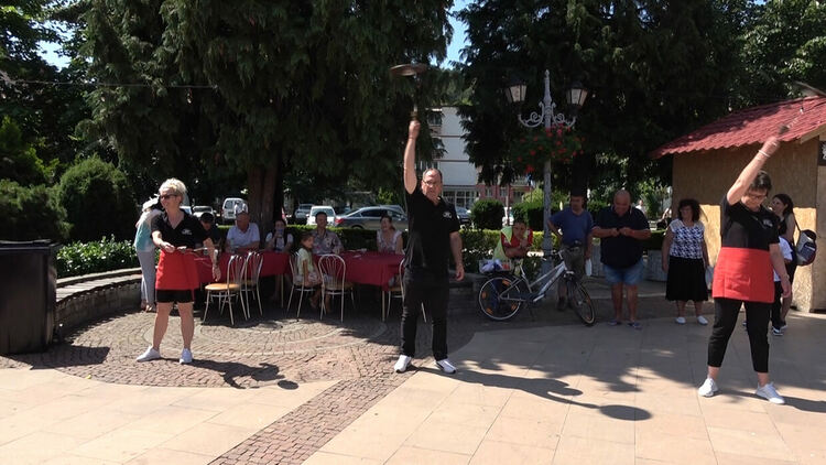 Десетки се стекоха за празника на кафето в Златоград