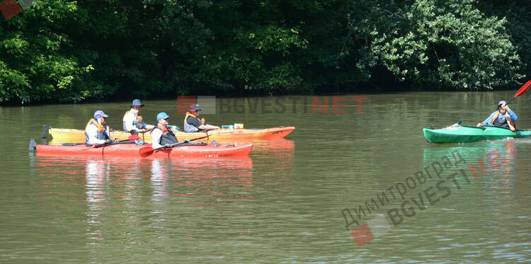 И кмета на Димитровград отплува по течението на Марица