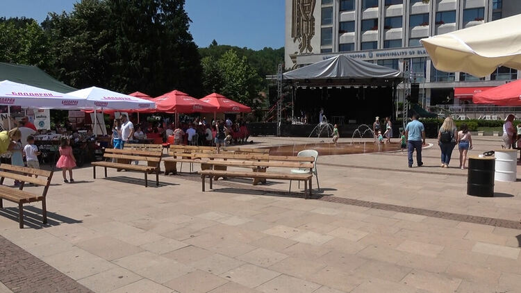 Десетки се стекоха за празника на кафето в Златоград