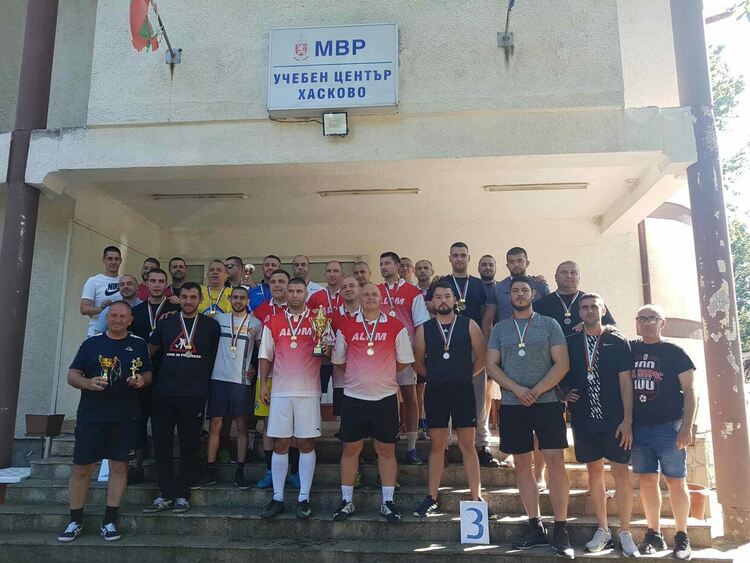 Хасковските пожарникари спечелиха футболен турнир за празника на МВР