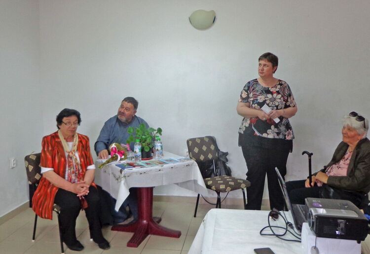 Отец Димитър Михайлов представи последната си  дигитална изложба 