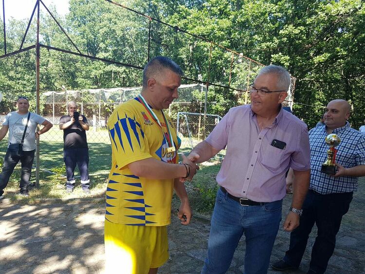 Хасковските пожарникари спечелиха футболен турнир за празника на МВР