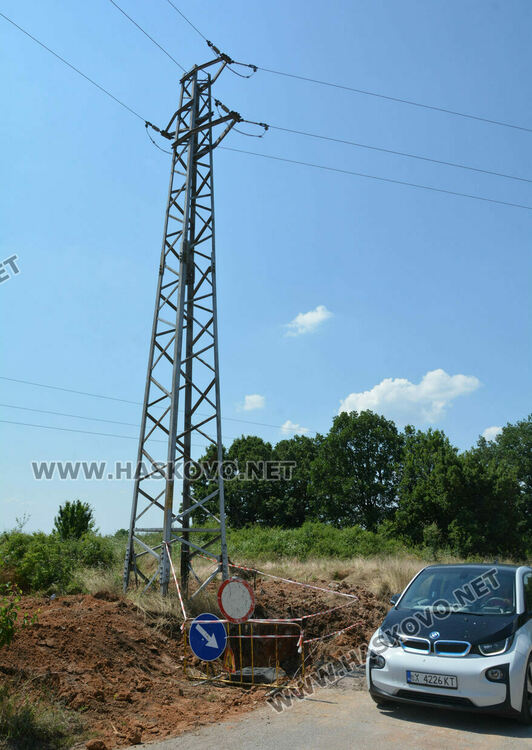 Разкопаха вилна зона „Кенана“ за прокарване на кабел