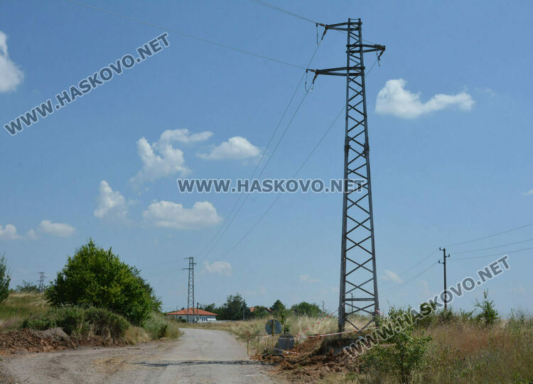 Разкопаха вилна зона „Кенана“ за прокарване на кабел