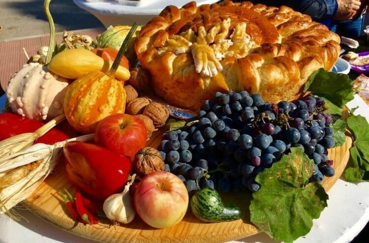 Трето издание на фолклорния събор „От браздата до софрата“ ще се състои в земенското село Пещера