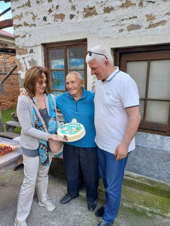 Емблематичният скиор Иван Раев от Чепеларе започна век живот