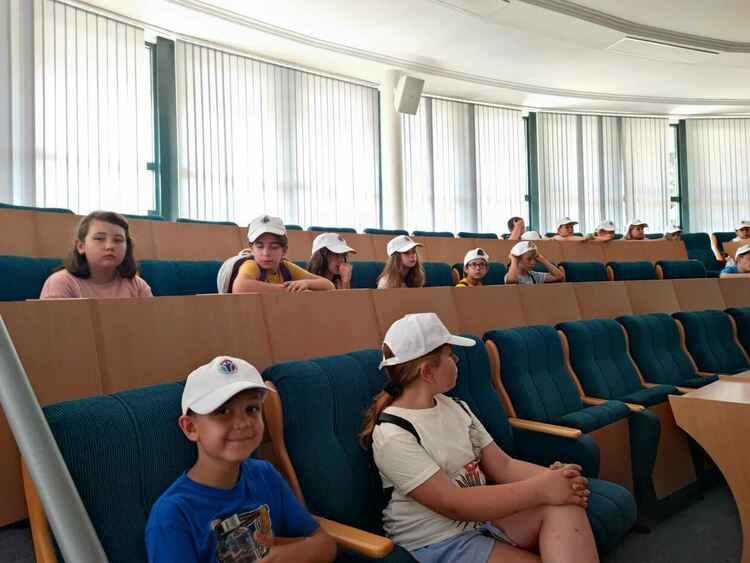 Деца посетиха Общинска администрация, като част от опознавателна игра за Димитровград