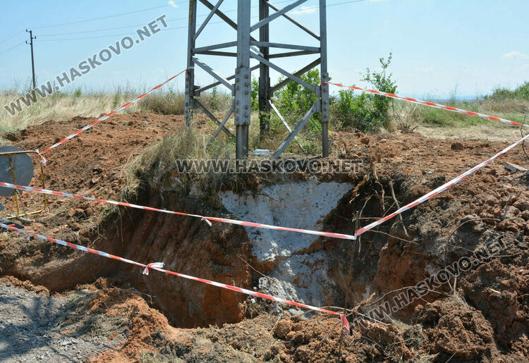 Разкопаха вилна зона „Кенана“ за прокарване на кабел