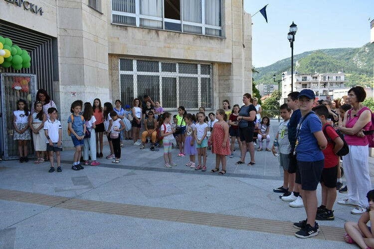 Близо 200 деца се включиха в лятната академия на Асеновград "Ваканция в библиотеката"