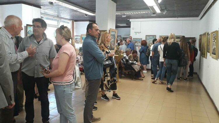 Изложба живопис в памет на Ангел Райчев бе открита в КДК в Смолян