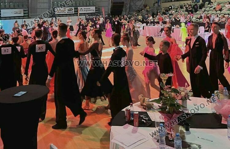 Танцьорите на „Гранд“ направиха фурор на Международното Гран При в Пловдив