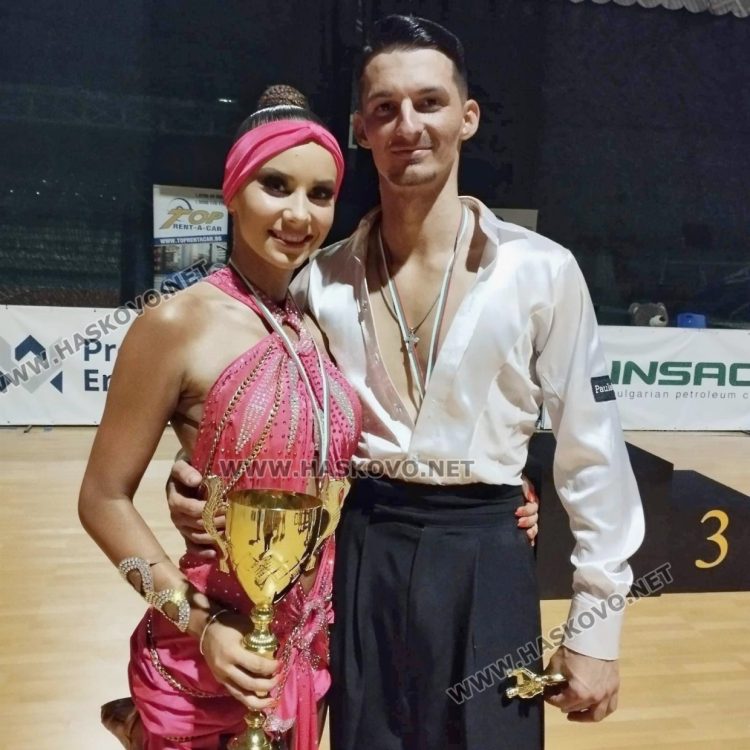 Танцьорите на „Гранд“ направиха фурор на Международното Гран При в Пловдив