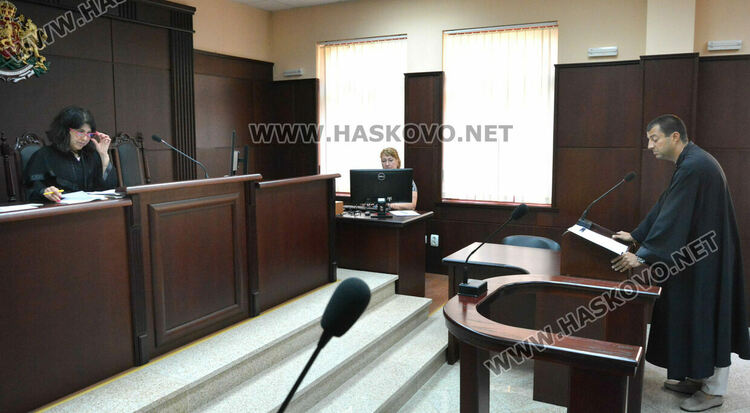 Съдът решава делото за изграждането на автописта на летище „Узунджово“