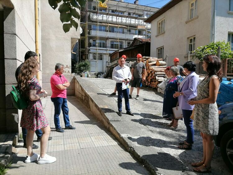 Община Девин изпълнява два проекта за енергийна ефективност, санират общо 8 сгради