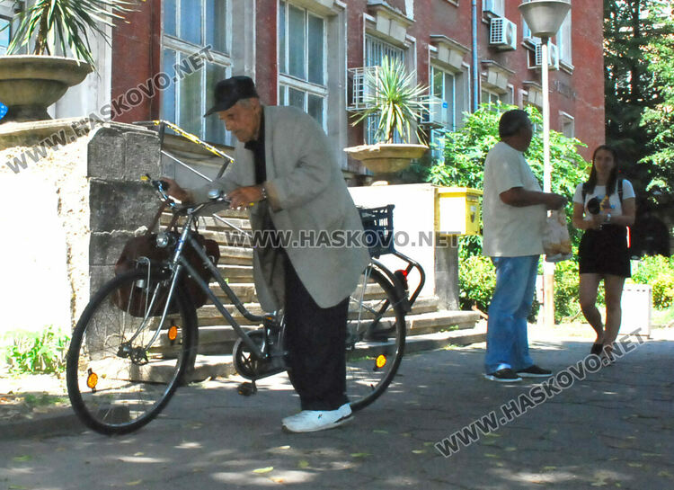 Някои от хасковските пенсионери доволни от увеличението, други искат по 1000-1500 лева 