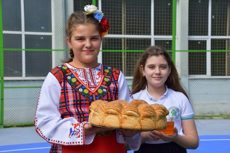 Откриха официално новата спортна площадка в ОУ „Отец Паисий“