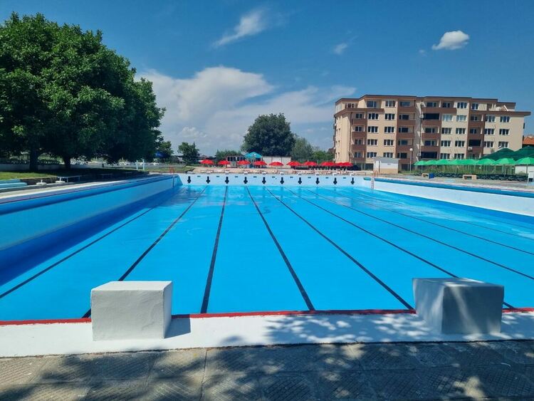 Градският плувен комплекс отваря врати 