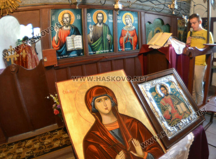 Храмов празник чества църквата „Света Неделя“ в Мандра