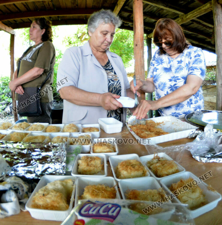 Храмов празник чества църквата „Света Неделя“ в Мандра
