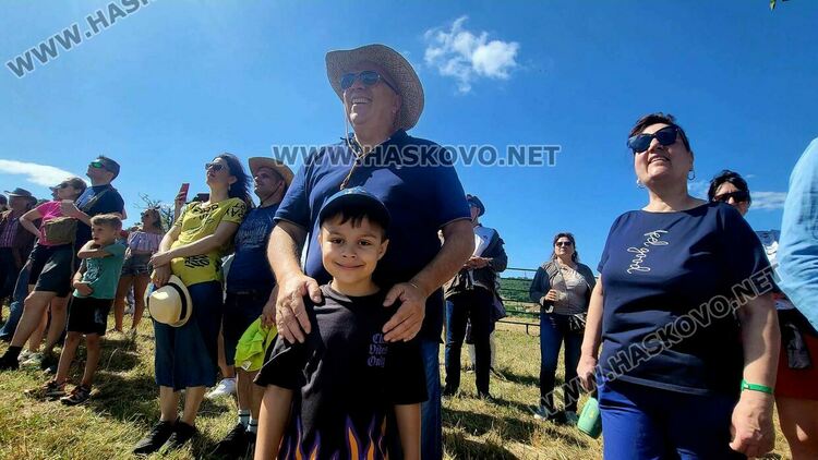 Демонстрираха яздене на коне и конна стрелба с лък