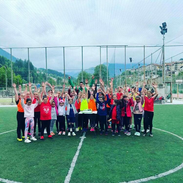 Женският футболен клуб в Смолян търси спонсори за отбора