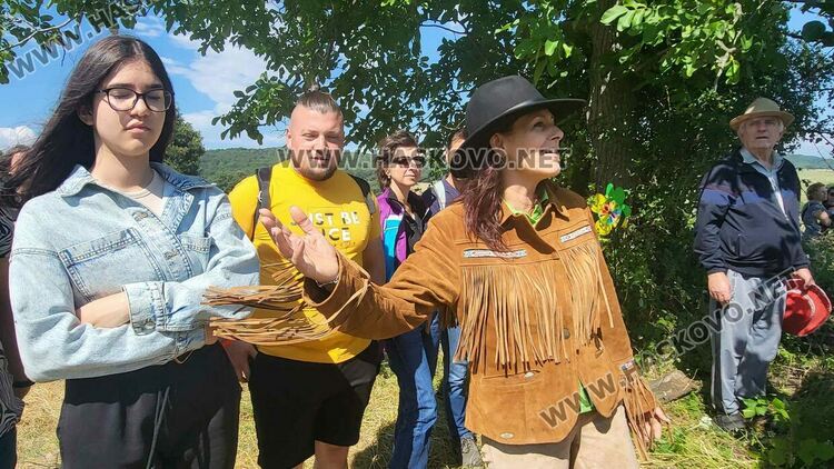 Демонстрираха яздене на коне и конна стрелба с лък