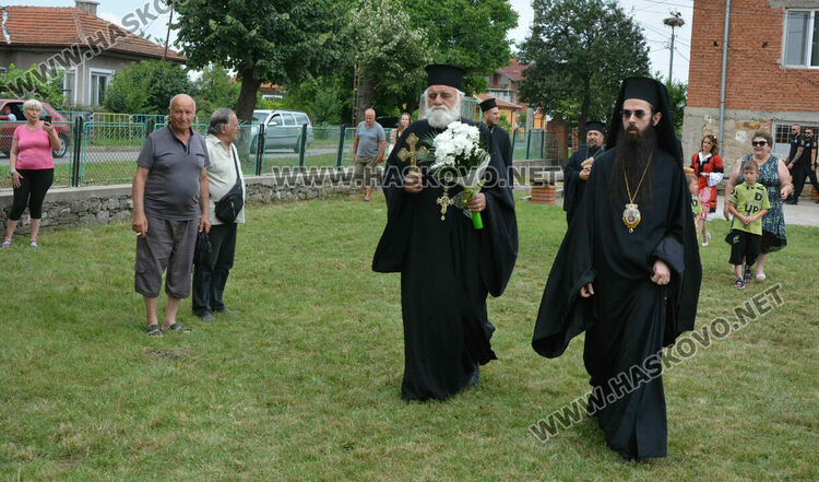 Започна изграждането на нова църква в село Манастир