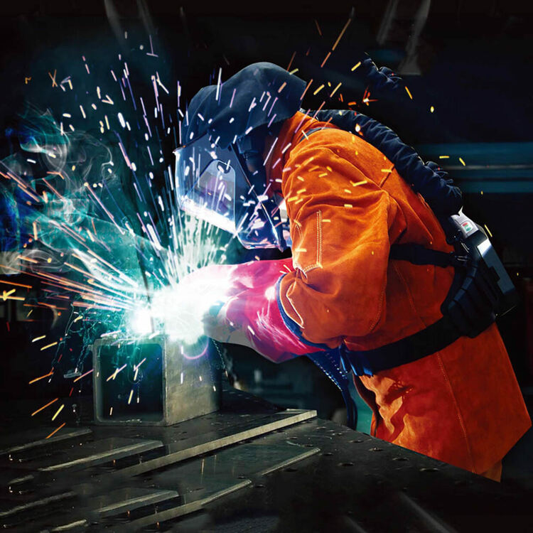 Търсят заварчици за 3500 лв. заплата и учители в Хасковско