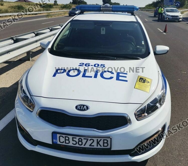 Петима загинаха при удар на микробус в хасковски тир