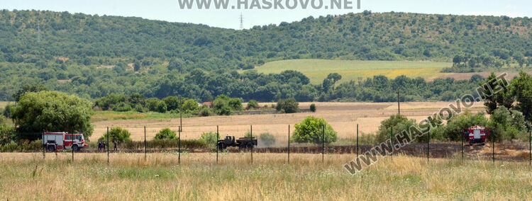 Пожар в боклуци подпали нива с пшеница край Добрич