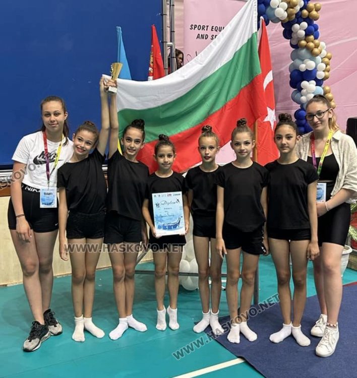 Българският химн звуча за грациите на Яна Михайлова на Балканиадата по естетическа и групова гимнастика